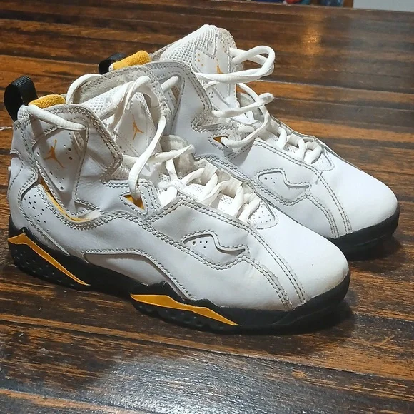 Jordan | Shoes | Jordan Kids Shoes White And Yellow Hightop  display picture 2
